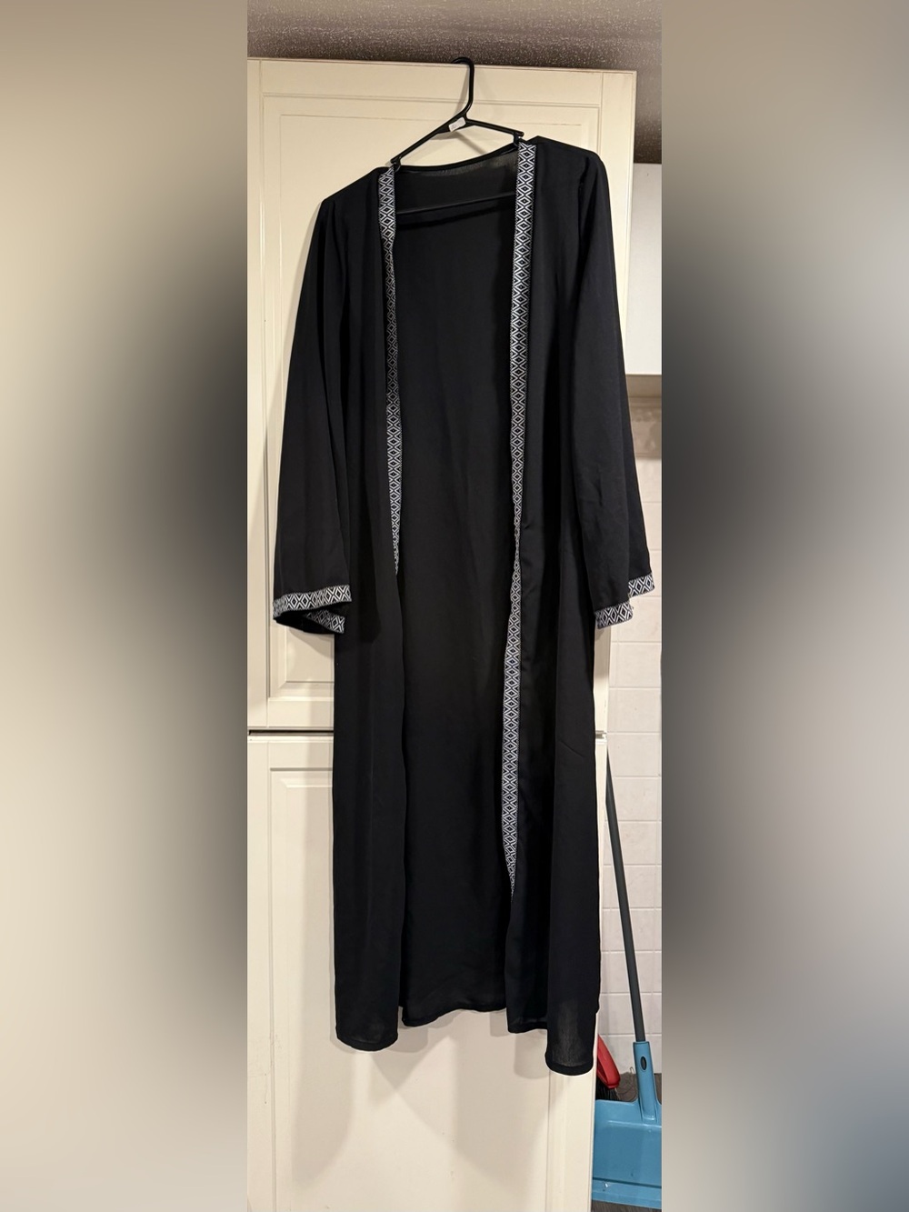 Shein Black Long Open front with Geometric Trim size medium 7:28
